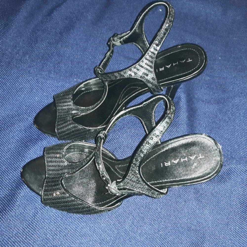 Tahari Size 8 Sequined Black High Heels with strap